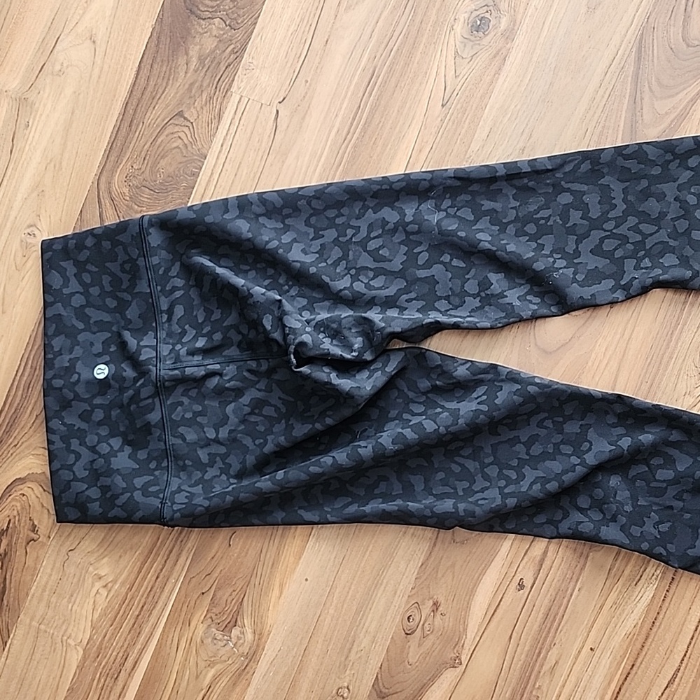 Lululemon size 4 leggings